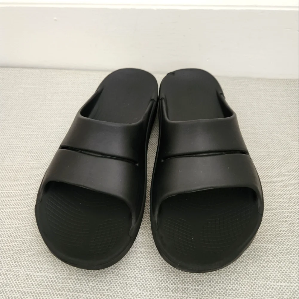 Oofos Ooahh Size 10 Black Slide Sandals Men Recovery Comfort